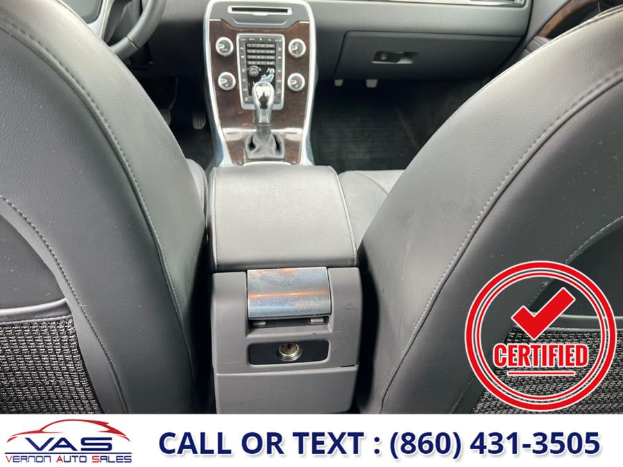 2016 Volvo XC70 AWD 4dr Wgn T5 Premier, available for sale in Manchester, Connecticut | Vernon Auto Sale & Service. Manchester, Connecticut 2016 Volvo XC70 AWD 4dr Wgn T5 Premier, available for sale in Manchester, Connecticut | Vernon Auto Sale & Service. Manchester, Connecticut