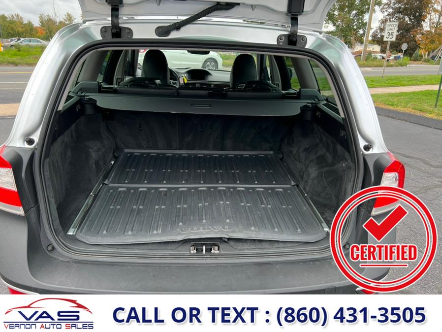 2016 Volvo XC70 AWD 4dr Wgn T5 Premier, available for sale in Manchester, Connecticut | Vernon Auto Sale & Service. Manchester, Connecticut 2016 Volvo XC70 AWD 4dr Wgn T5 Premier, available for sale in Manchester, Connecticut | Vernon Auto Sale & Service. Manchester, Connecticut