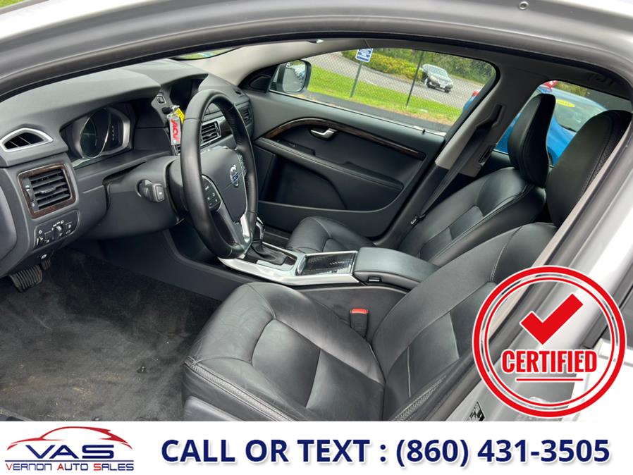 2016 Volvo XC70 AWD 4dr Wgn T5 Premier, available for sale in Manchester, Connecticut | Vernon Auto Sale & Service. Manchester, Connecticut 2016 Volvo XC70 AWD 4dr Wgn T5 Premier, available for sale in Manchester, Connecticut | Vernon Auto Sale & Service. Manchester, Connecticut