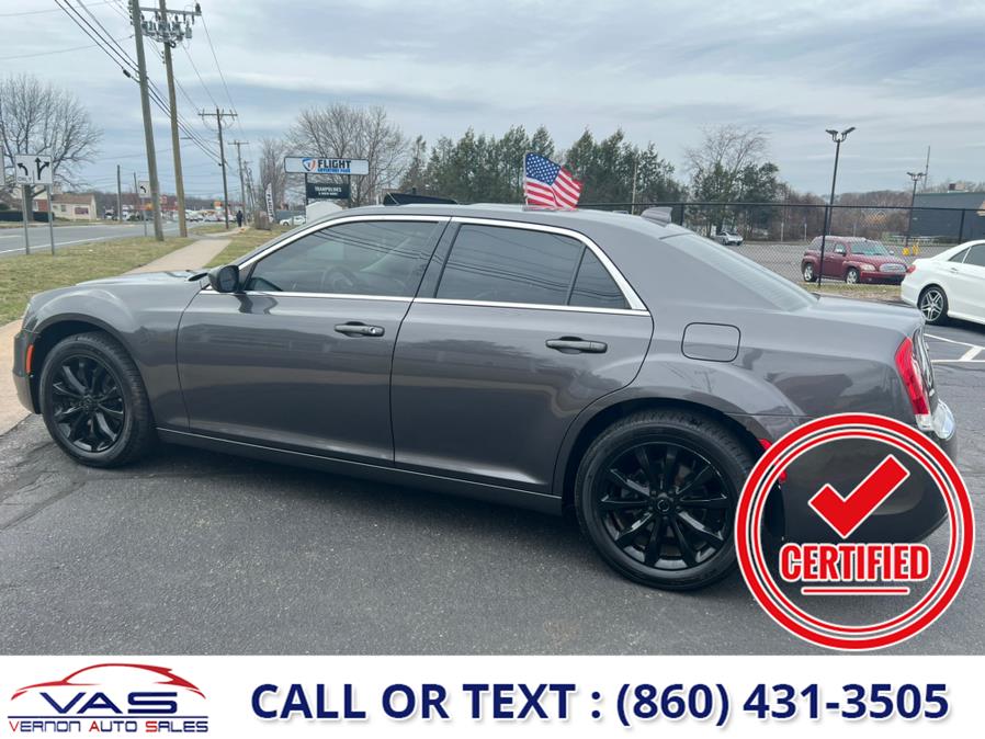 2016 Chrysler 300 4dr Sdn Limited AWD, available for sale in Manchester, Connecticut | Vernon Auto Sale & Service. Manchester, Connecticut 2016 Chrysler 300 4dr Sdn Limited AWD, available for sale in Manchester, Connecticut | Vernon Auto Sale & Service. Manchester, Connecticut
