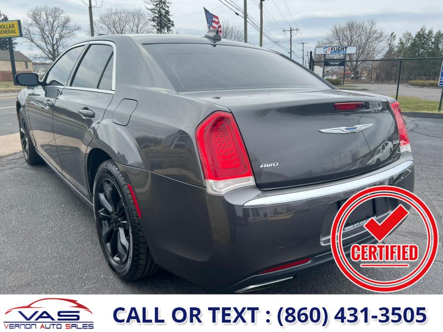 2016 Chrysler 300 4dr Sdn Limited AWD, available for sale in Manchester, Connecticut | Vernon Auto Sale & Service. Manchester, Connecticut 2016 Chrysler 300 4dr Sdn Limited AWD, available for sale in Manchester, Connecticut | Vernon Auto Sale & Service. Manchester, Connecticut
