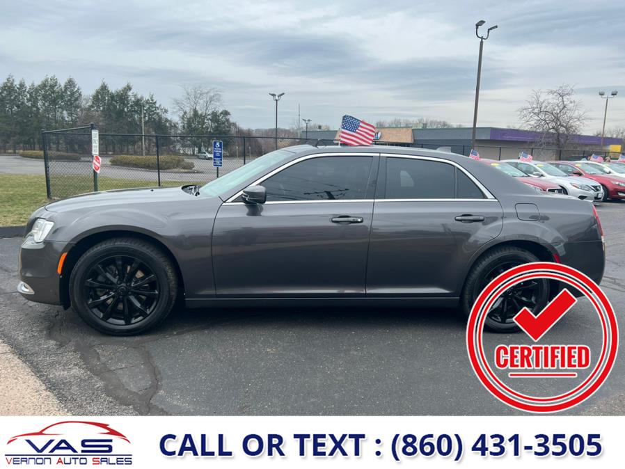 2016 Chrysler 300 4dr Sdn Limited AWD, available for sale in Manchester, Connecticut | Vernon Auto Sale & Service. Manchester, Connecticut 2016 Chrysler 300 4dr Sdn Limited AWD, available for sale in Manchester, Connecticut | Vernon Auto Sale & Service. Manchester, Connecticut