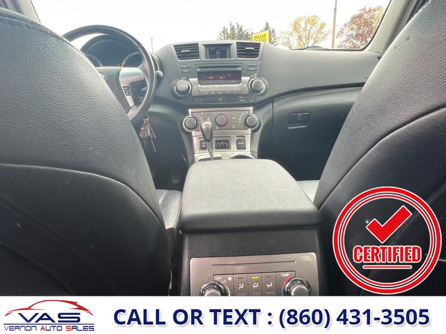 2011 Toyota Highlander 4WD 4dr V6 SE, available for sale in Manchester, Connecticut | Vernon Auto Sale & Service. Manchester, Connecticut 2011 Toyota Highlander 4WD 4dr V6 SE, available for sale in Manchester, Connecticut | Vernon Auto Sale & Service. Manchester, Connecticut
