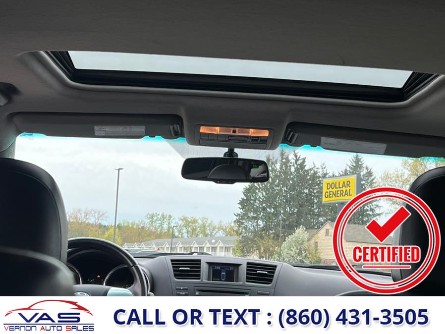 2011 Toyota Highlander 4WD 4dr V6 SE, available for sale in Manchester, Connecticut | Vernon Auto Sale & Service. Manchester, Connecticut 2011 Toyota Highlander 4WD 4dr V6 SE, available for sale in Manchester, Connecticut | Vernon Auto Sale & Service. Manchester, Connecticut