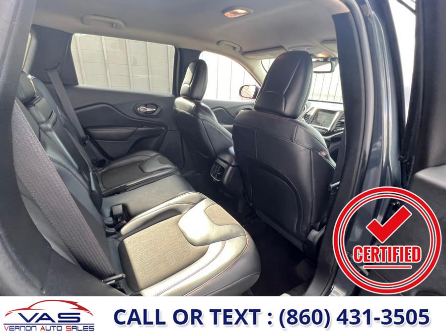 2016 Jeep Cherokee 4WD 4dr Trailhawk, available for sale in Manchester, Connecticut | Vernon Auto Sale & Service. Manchester, Connecticut 2016 Jeep Cherokee 4WD 4dr Trailhawk, available for sale in Manchester, Connecticut | Vernon Auto Sale & Service. Manchester, Connecticut