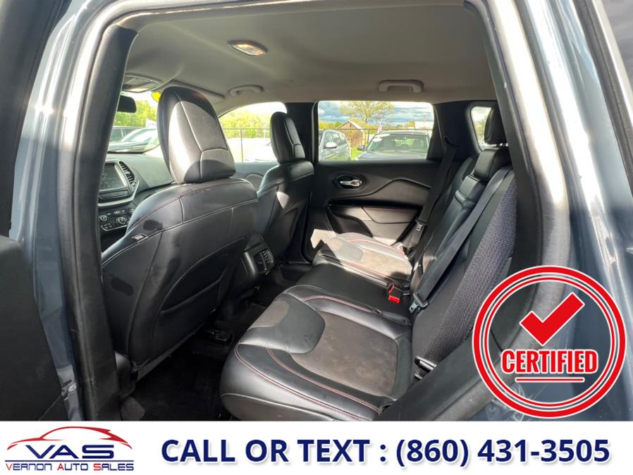 2016 Jeep Cherokee 4WD 4dr Trailhawk, available for sale in Manchester, Connecticut | Vernon Auto Sale & Service. Manchester, Connecticut 2016 Jeep Cherokee 4WD 4dr Trailhawk, available for sale in Manchester, Connecticut | Vernon Auto Sale & Service. Manchester, Connecticut