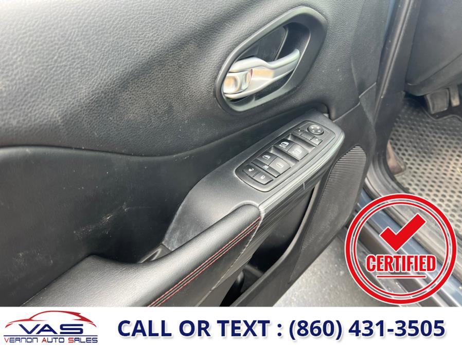 2016 Jeep Cherokee 4WD 4dr Trailhawk, available for sale in Manchester, Connecticut | Vernon Auto Sale & Service. Manchester, Connecticut 2016 Jeep Cherokee 4WD 4dr Trailhawk, available for sale in Manchester, Connecticut | Vernon Auto Sale & Service. Manchester, Connecticut