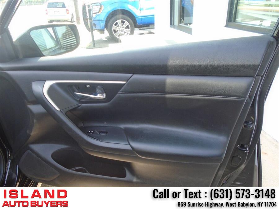 2015 Nissan Altima 2.5 S 4dr Sedan, available for sale in West Babylon, New York | Island Auto Buyers. West Babylon, New York 2015 Nissan Altima 2.5 S 4dr Sedan, available for sale in West Babylon, New York | Island Auto Buyers. West Babylon, New York