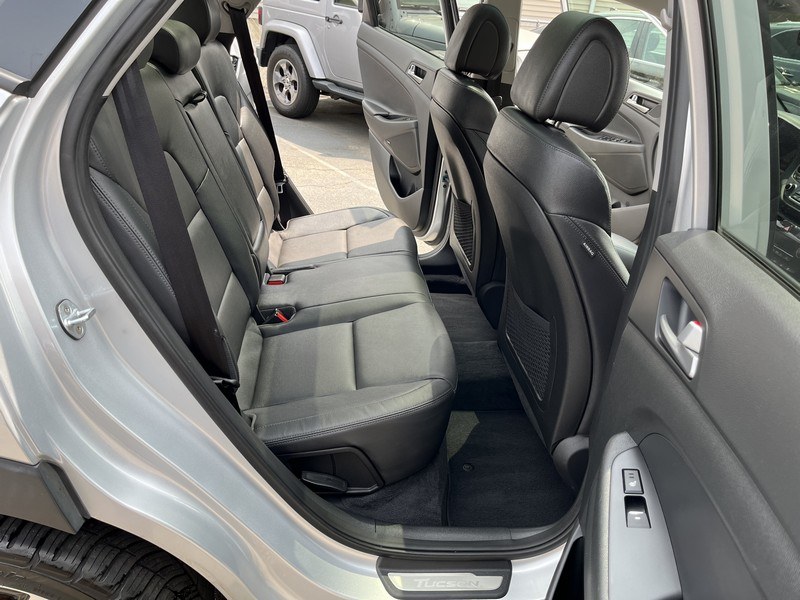 2017 Hyundai Tucson Limited Ultimate AWD, available for sale in West Springfield, Massachusetts | Union Street Auto Sales. West Springfield, Massachusetts 2017 Hyundai Tucson Limited Ultimate AWD, available for sale in West Springfield, Massachusetts | Union Street Auto Sales. West Springfield, Massachusetts