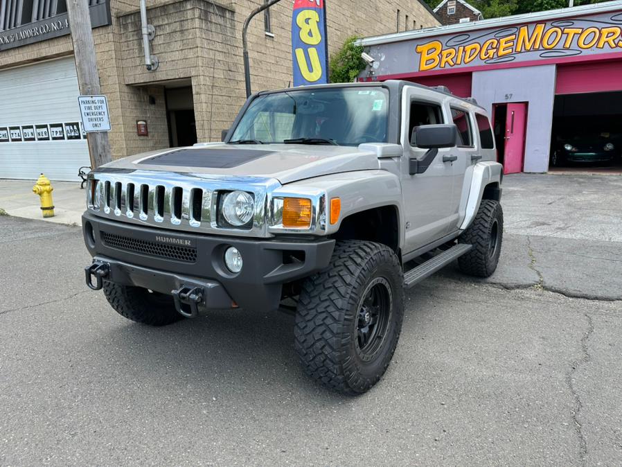 2006 HUMMER H3 4dr 4WD SUV, available for sale in Derby, Connecticut | Bridge Motors LLC. Derby, Connecticut