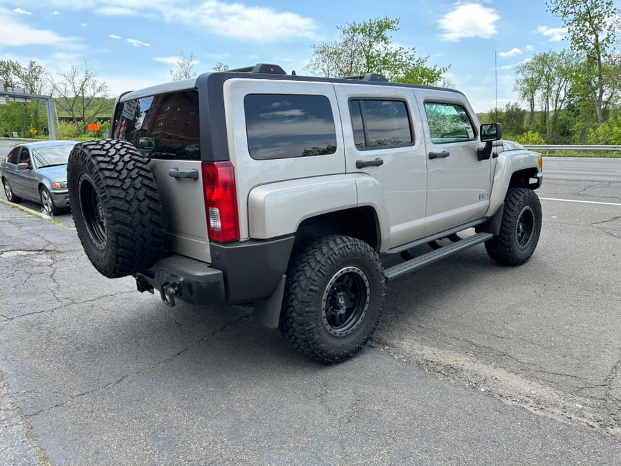 2006 HUMMER H3 4dr 4WD SUV, available for sale in Derby, Connecticut | Bridge Motors LLC. Derby, Connecticut 2006 HUMMER H3 4dr 4WD SUV, available for sale in Derby, Connecticut | Bridge Motors LLC. Derby, Connecticut