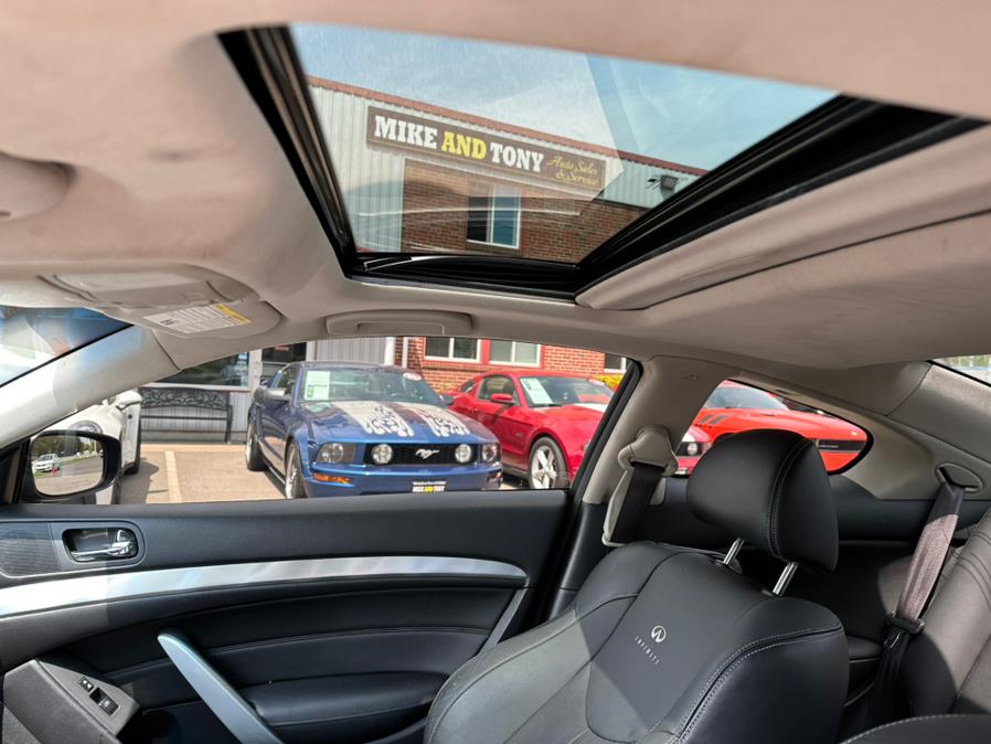 2014 INFINITI Q60 Coupe 2dr Auto AWD, available for sale in South Windsor, Connecticut | Mike And Tony Auto Sales, Inc. South Windsor, Connecticut 2014 INFINITI Q60 Coupe 2dr Auto AWD, available for sale in South Windsor, Connecticut | Mike And Tony Auto Sales, Inc. South Windsor, Connecticut