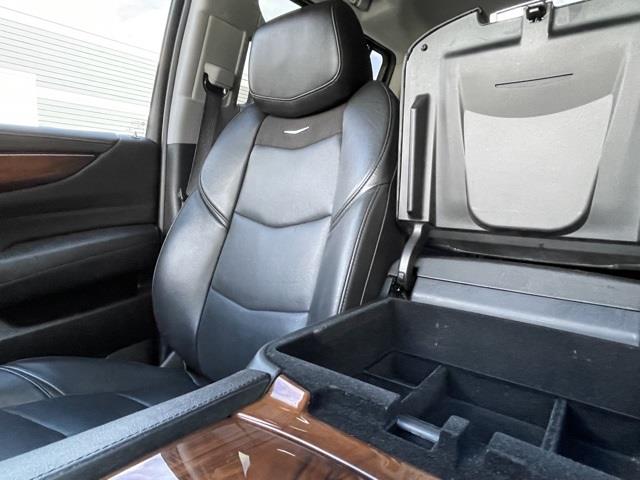 2018 Cadillac Escalade Esv Luxury, available for sale in Brookfield, Connecticut | Blasius Federal Road. Brookfield, Connecticut 2018 Cadillac Escalade Esv Luxury, available for sale in Brookfield, Connecticut | Blasius Federal Road. Brookfield, Connecticut