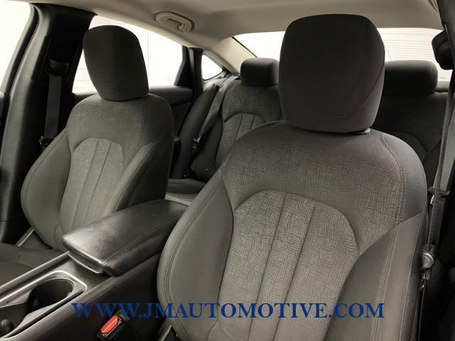 2015 Chrysler 200 4dr Sdn Limited FWD, available for sale in Naugatuck, Connecticut | J&M Automotive Sls&Svc LLC. Naugatuck, Connecticut 2015 Chrysler 200 4dr Sdn Limited FWD, available for sale in Naugatuck, Connecticut | J&M Automotive Sls&Svc LLC. Naugatuck, Connecticut