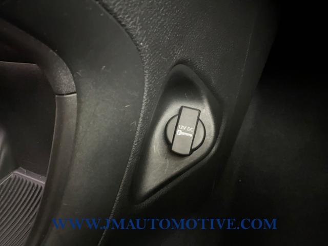 2015 Chrysler 200 4dr Sdn Limited FWD, available for sale in Naugatuck, Connecticut | J&M Automotive Sls&Svc LLC. Naugatuck, Connecticut 2015 Chrysler 200 4dr Sdn Limited FWD, available for sale in Naugatuck, Connecticut | J&M Automotive Sls&Svc LLC. Naugatuck, Connecticut