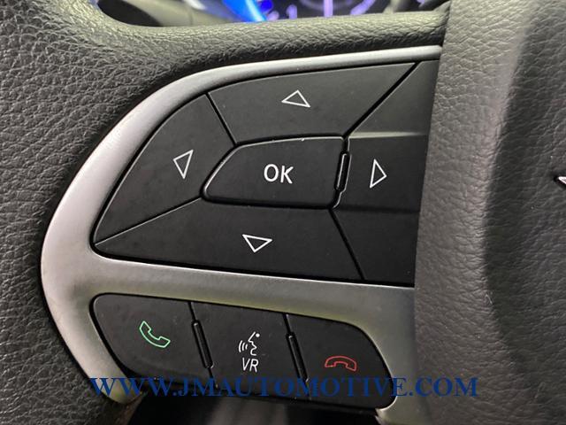 2015 Chrysler 200 4dr Sdn Limited FWD, available for sale in Naugatuck, Connecticut | J&M Automotive Sls&Svc LLC. Naugatuck, Connecticut 2015 Chrysler 200 4dr Sdn Limited FWD, available for sale in Naugatuck, Connecticut | J&M Automotive Sls&Svc LLC. Naugatuck, Connecticut