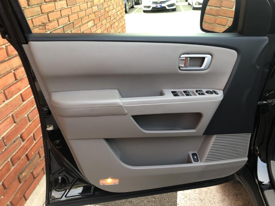 2015 Honda Pilot 4WD 4dr EX-L, available for sale in Waterbury, Connecticut | National Auto Brokers, Inc.. Waterbury, Connecticut 2015 Honda Pilot 4WD 4dr EX-L, available for sale in Waterbury, Connecticut | National Auto Brokers, Inc.. Waterbury, Connecticut