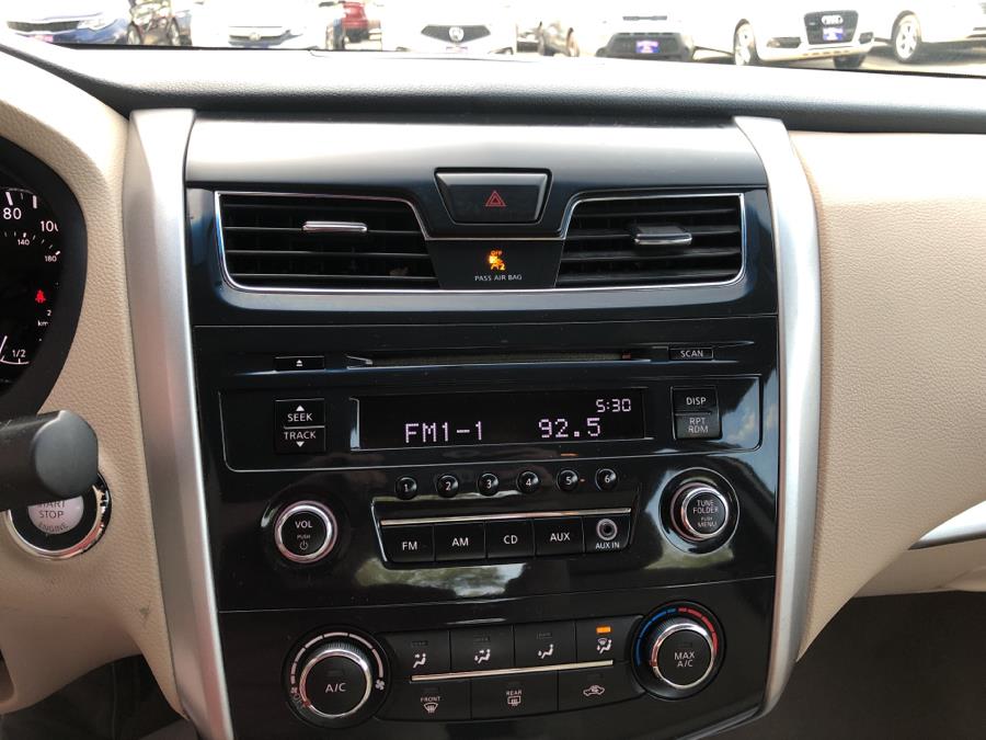 2014 Nissan Altima 4dr Sedan S, available for sale in Waterbury, Connecticut | National Auto Brokers, Inc.. Waterbury, Connecticut 2014 Nissan Altima 4dr Sedan S, available for sale in Waterbury, Connecticut | National Auto Brokers, Inc.. Waterbury, Connecticut