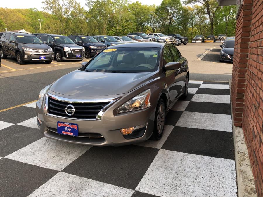 2014 Nissan Altima 4dr Sedan S, available for sale in Waterbury, Connecticut | National Auto Brokers, Inc.. Waterbury, Connecticut 2014 Nissan Altima 4dr Sedan S, available for sale in Waterbury, Connecticut | National Auto Brokers, Inc.. Waterbury, Connecticut
