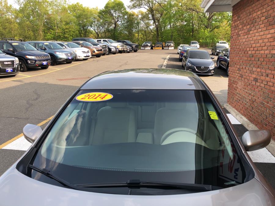 2014 Nissan Altima 4dr Sedan S, available for sale in Waterbury, Connecticut | National Auto Brokers, Inc.. Waterbury, Connecticut 2014 Nissan Altima 4dr Sedan S, available for sale in Waterbury, Connecticut | National Auto Brokers, Inc.. Waterbury, Connecticut