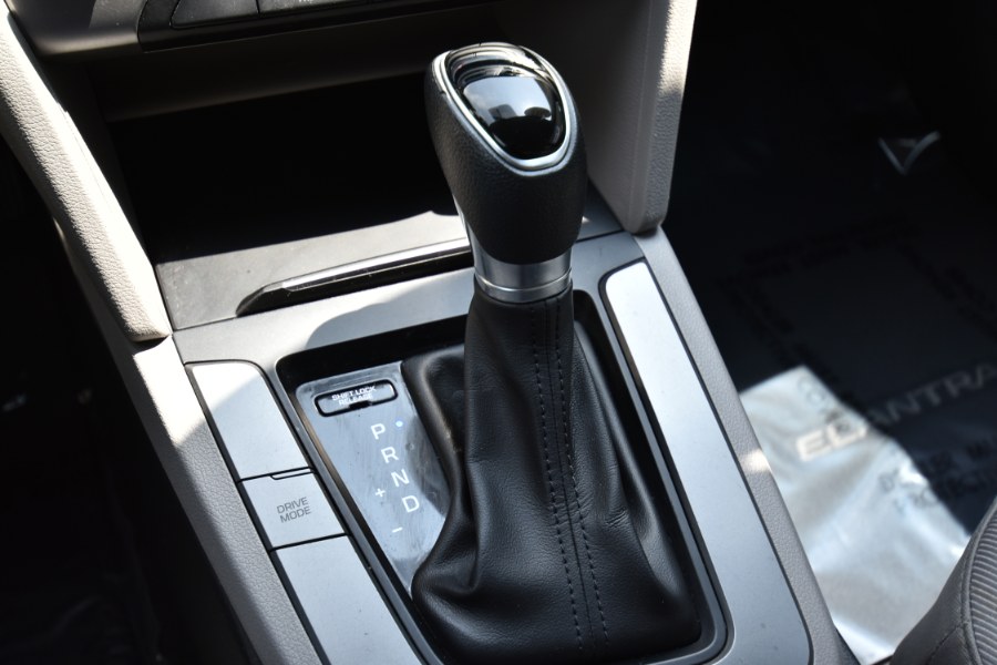 2017 Hyundai Elantra SE 2.0L Auto, available for sale in Waterbury, Connecticut | Highline Car Connection. Waterbury, Connecticut 2017 Hyundai Elantra SE 2.0L Auto, available for sale in Waterbury, Connecticut | Highline Car Connection. Waterbury, Connecticut