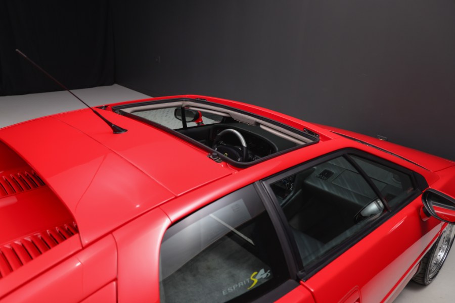 1995 Lotus Esprit 2.2 Turbo, available for sale in North Salem, New York | Meccanic Shop North Inc. North Salem, New York 1995 Lotus Esprit 2.2 Turbo, available for sale in North Salem, New York | Meccanic Shop North Inc. North Salem, New York
