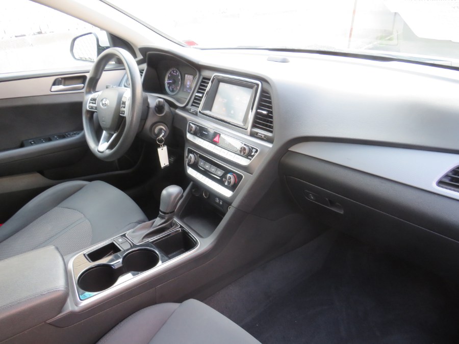 2018 Hyundai Sonata SE 2.4L, available for sale in Middle Village, New York | Road Masters II INC. Middle Village, New York 2018 Hyundai Sonata SE 2.4L, available for sale in Middle Village, New York | Road Masters II INC. Middle Village, New York