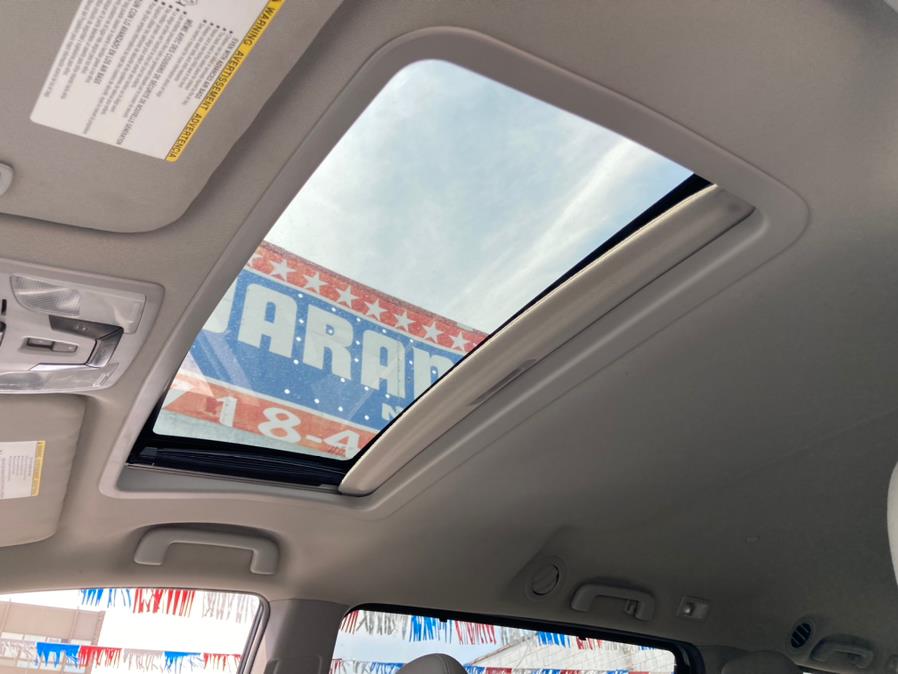 2015 Toyota Sienna 5dr 8-Pass Van XLE Premium FWD (Natl), available for sale in Brooklyn, New York | Carsbuck Inc.. Brooklyn, New York 2015 Toyota Sienna 5dr 8-Pass Van XLE Premium FWD (Natl), available for sale in Brooklyn, New York | Carsbuck Inc.. Brooklyn, New York