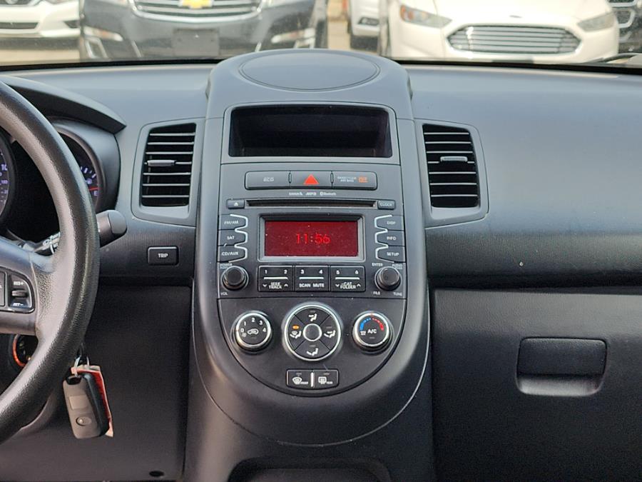2013 Kia Soul 5dr Wgn Auto Base, available for sale in Temple Hills, Maryland | Temple Hills Used Car. Temple Hills, Maryland 2013 Kia Soul 5dr Wgn Auto Base, available for sale in Temple Hills, Maryland | Temple Hills Used Car. Temple Hills, Maryland