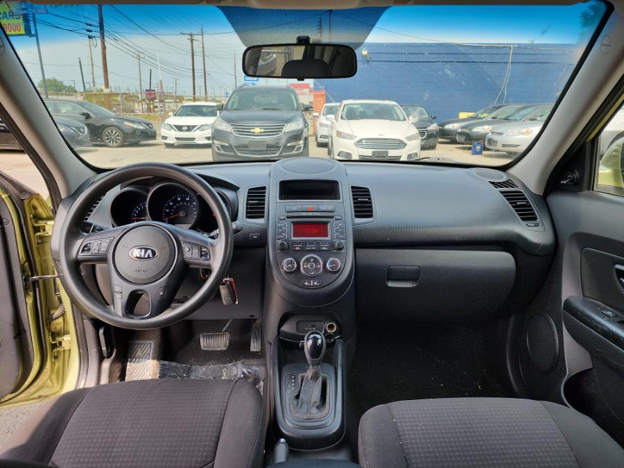 2013 Kia Soul 5dr Wgn Auto Base, available for sale in Temple Hills, Maryland | Temple Hills Used Car. Temple Hills, Maryland 2013 Kia Soul 5dr Wgn Auto Base, available for sale in Temple Hills, Maryland | Temple Hills Used Car. Temple Hills, Maryland