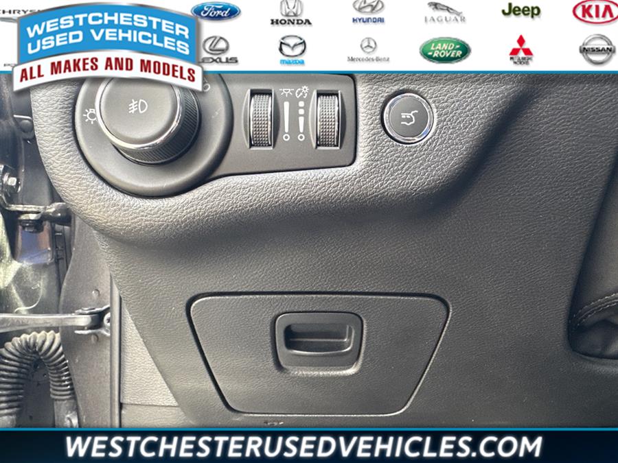 2019 Jeep Cherokee Limited, available for sale in White Plains, New York | Westchester Used Vehicles. White Plains, New York 2019 Jeep Cherokee Limited, available for sale in White Plains, New York | Westchester Used Vehicles. White Plains, New York