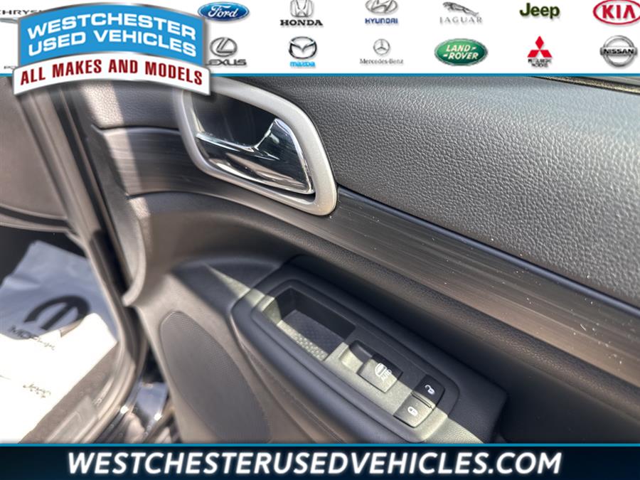 2020 Jeep Grand Cherokee Laredo E, available for sale in White Plains, New York | Westchester Used Vehicles. White Plains, New York 2020 Jeep Grand Cherokee Laredo E, available for sale in White Plains, New York | Westchester Used Vehicles. White Plains, New York