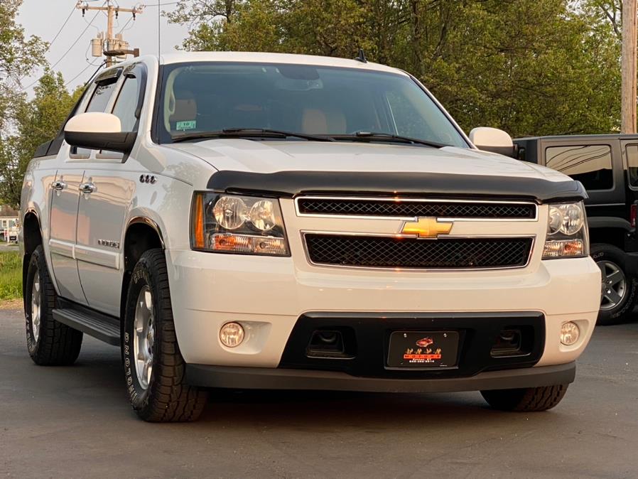 2007 Chevrolet Avalanche 4WD Crew Cab 130" LT w/1LT, available for sale in Canton, Connecticut | Lava Motors 2 Inc. Canton, Connecticut 2007 Chevrolet Avalanche 4WD Crew Cab 130" LT w/1LT, available for sale in Canton, Connecticut | Lava Motors 2 Inc. Canton, Connecticut