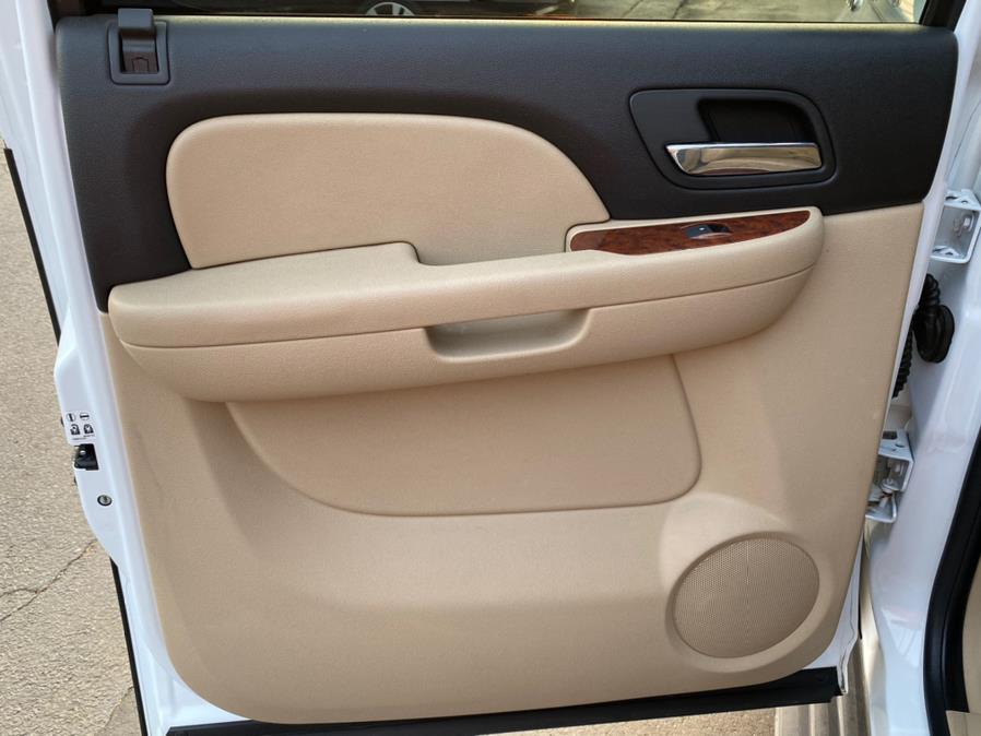 2007 Chevrolet Avalanche 4WD Crew Cab 130" LT w/1LT, available for sale in Canton, Connecticut | Lava Motors 2 Inc. Canton, Connecticut 2007 Chevrolet Avalanche 4WD Crew Cab 130" LT w/1LT, available for sale in Canton, Connecticut | Lava Motors 2 Inc. Canton, Connecticut