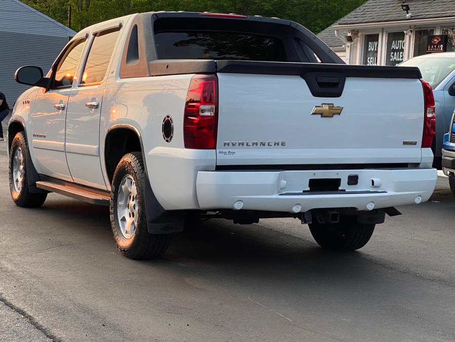 2007 Chevrolet Avalanche 4WD Crew Cab 130" LT w/1LT, available for sale in Canton, Connecticut | Lava Motors 2 Inc. Canton, Connecticut 2007 Chevrolet Avalanche 4WD Crew Cab 130" LT w/1LT, available for sale in Canton, Connecticut | Lava Motors 2 Inc. Canton, Connecticut