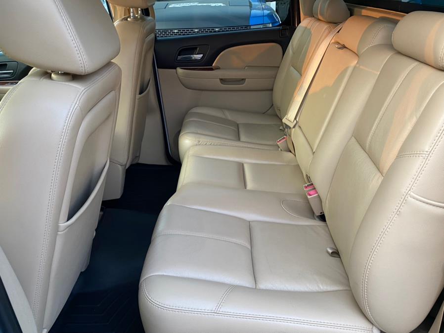 2007 Chevrolet Avalanche 4WD Crew Cab 130" LT w/1LT, available for sale in Canton, Connecticut | Lava Motors 2 Inc. Canton, Connecticut 2007 Chevrolet Avalanche 4WD Crew Cab 130" LT w/1LT, available for sale in Canton, Connecticut | Lava Motors 2 Inc. Canton, Connecticut