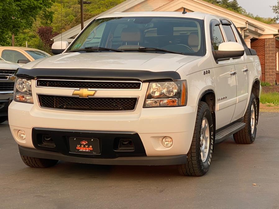 2007 Chevrolet Avalanche 4WD Crew Cab 130" LT w/1LT, available for sale in Canton, Connecticut | Lava Motors 2 Inc. Canton, Connecticut 2007 Chevrolet Avalanche 4WD Crew Cab 130" LT w/1LT, available for sale in Canton, Connecticut | Lava Motors 2 Inc. Canton, Connecticut