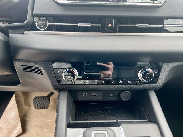 2023 Mitsubishi Outlander Phev SE, available for sale in Great Neck, New York | Camy Cars. Great Neck, New York 2023 Mitsubishi Outlander Phev SE, available for sale in Great Neck, New York | Camy Cars. Great Neck, New York