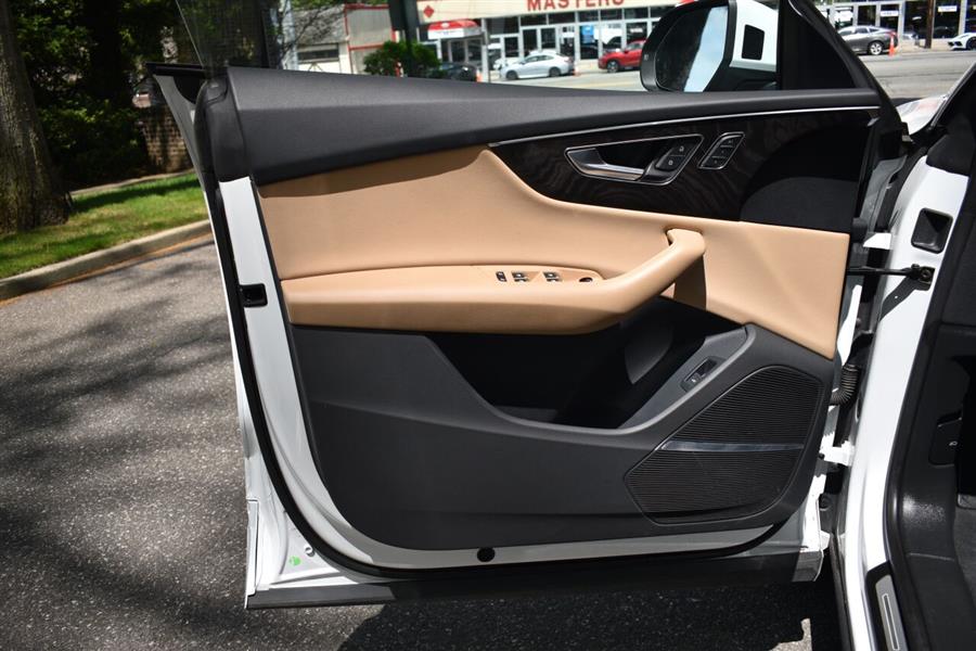 2021 Audi Q8 quattro Premium Plus 55 TFSI AWD 4dr SUV, available for sale in Great Neck, New York | Camy Cars. Great Neck, New York 2021 Audi Q8 quattro Premium Plus 55 TFSI AWD 4dr SUV, available for sale in Great Neck, New York | Camy Cars. Great Neck, New York