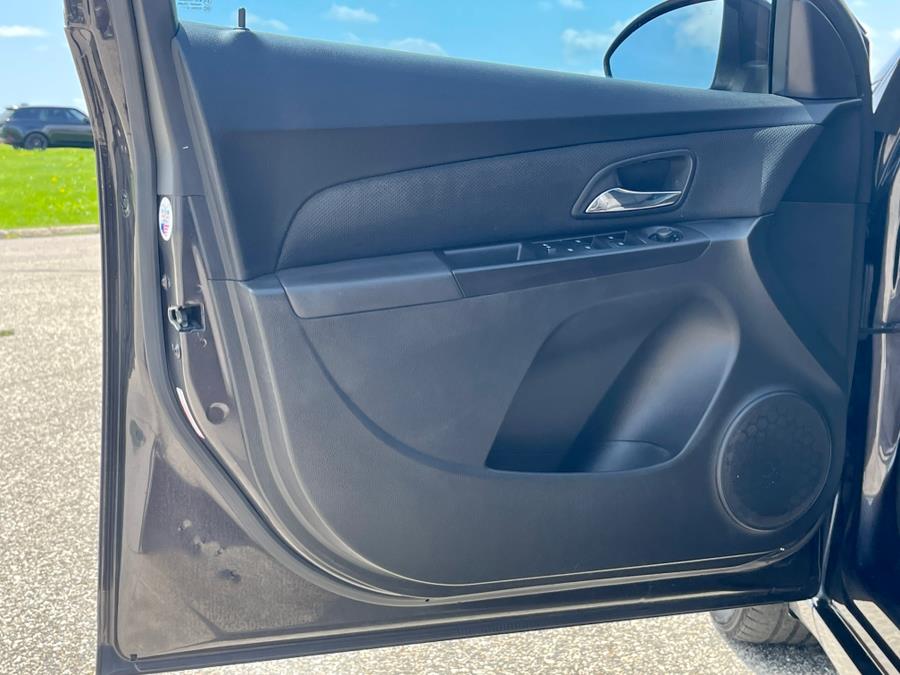 2015 Chevrolet Cruze 4dr Sdn Auto 1LT, available for sale in Darien, Wisconsin | Geneva Motor Cars. Darien, Wisconsin 2015 Chevrolet Cruze 4dr Sdn Auto 1LT, available for sale in Darien, Wisconsin | Geneva Motor Cars. Darien, Wisconsin