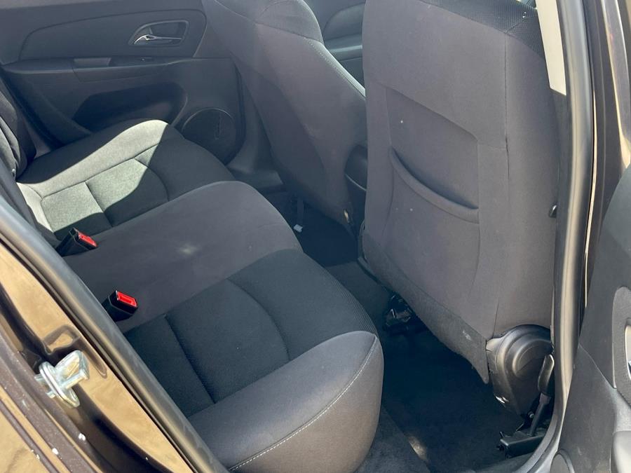 2015 Chevrolet Cruze 4dr Sdn Auto 1LT, available for sale in Darien, Wisconsin | Geneva Motor Cars. Darien, Wisconsin 2015 Chevrolet Cruze 4dr Sdn Auto 1LT, available for sale in Darien, Wisconsin | Geneva Motor Cars. Darien, Wisconsin