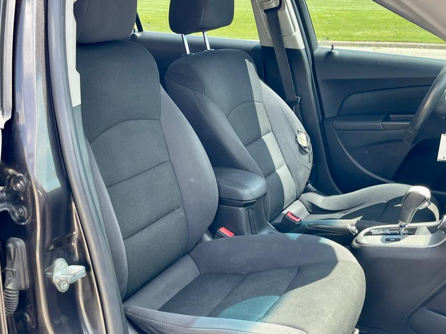 2015 Chevrolet Cruze 4dr Sdn Auto 1LT, available for sale in Darien, Wisconsin | Geneva Motor Cars. Darien, Wisconsin 2015 Chevrolet Cruze 4dr Sdn Auto 1LT, available for sale in Darien, Wisconsin | Geneva Motor Cars. Darien, Wisconsin