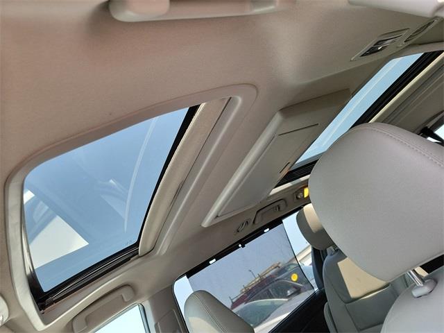 2016 Toyota Sienna Limited Premium, available for sale in Stratford, Connecticut | Wiz Leasing Inc. Stratford, Connecticut 2016 Toyota Sienna Limited Premium, available for sale in Stratford, Connecticut | Wiz Leasing Inc. Stratford, Connecticut