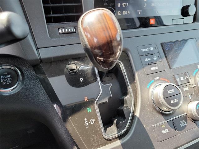 2016 Toyota Sienna Limited Premium, available for sale in Stratford, Connecticut | Wiz Leasing Inc. Stratford, Connecticut 2016 Toyota Sienna Limited Premium, available for sale in Stratford, Connecticut | Wiz Leasing Inc. Stratford, Connecticut