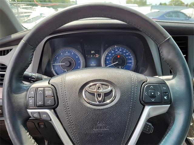 2016 Toyota Sienna Limited Premium, available for sale in Stratford, Connecticut | Wiz Leasing Inc. Stratford, Connecticut 2016 Toyota Sienna Limited Premium, available for sale in Stratford, Connecticut | Wiz Leasing Inc. Stratford, Connecticut
