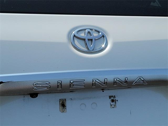 2016 Toyota Sienna Limited Premium, available for sale in Stratford, Connecticut | Wiz Leasing Inc. Stratford, Connecticut 2016 Toyota Sienna Limited Premium, available for sale in Stratford, Connecticut | Wiz Leasing Inc. Stratford, Connecticut