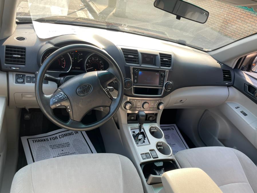 2013 Toyota Highlander 4WD, available for sale in Jamaica, New York | Sylhet Motors Inc.. Jamaica, New York 2013 Toyota Highlander 4WD, available for sale in Jamaica, New York | Sylhet Motors Inc.. Jamaica, New York