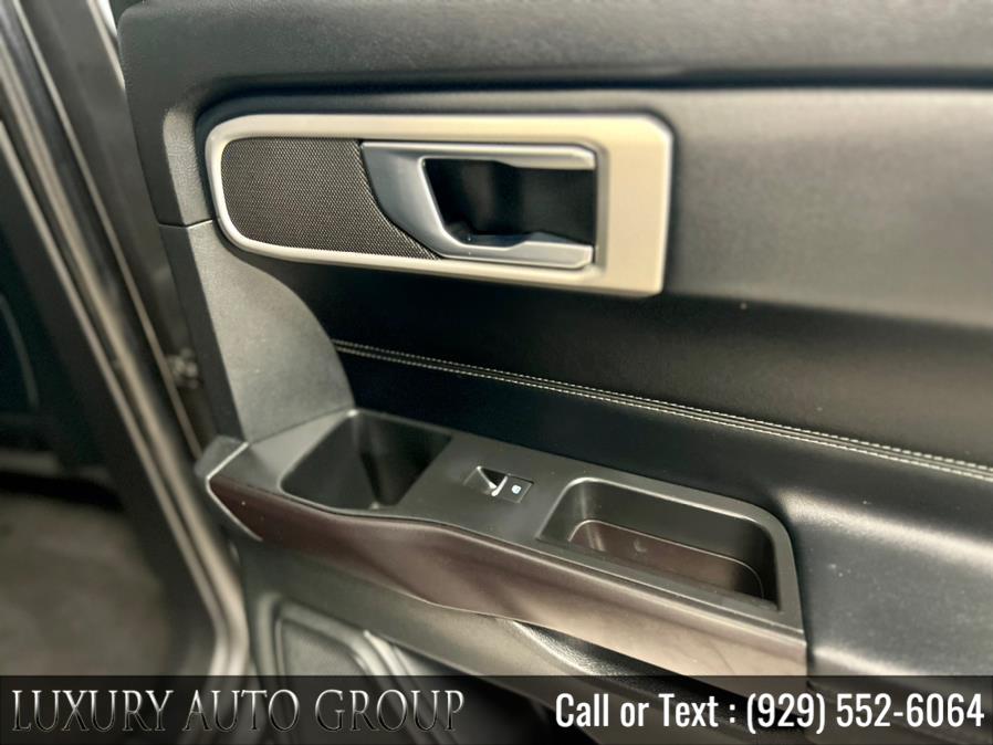 2020 Ford Explorer XLT 4WD, available for sale in Bronx, New York | Luxury Auto Group. Bronx, New York 2020 Ford Explorer XLT 4WD, available for sale in Bronx, New York | Luxury Auto Group. Bronx, New York