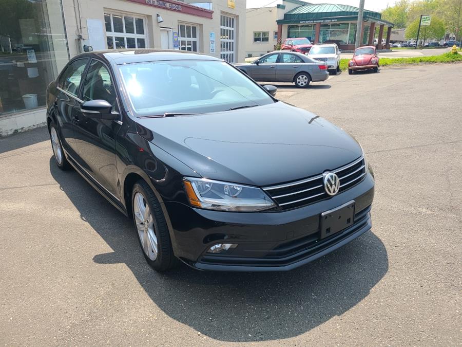 Used Volkswagen Jetta 1.8T SEL Auto 2017 | Marty Motors Inc. Ridgefield, Connecticut