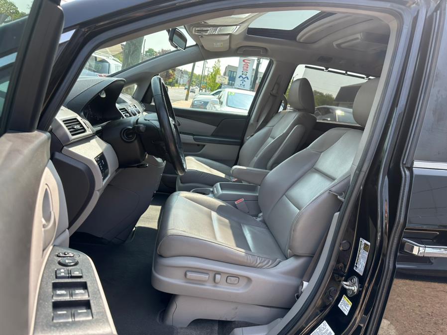 2013 Honda Odyssey 5dr EX-L w/RES, available for sale in Manchester, Connecticut | Carsonmain LLC. Manchester, Connecticut 2013 Honda Odyssey 5dr EX-L w/RES, available for sale in Manchester, Connecticut | Carsonmain LLC. Manchester, Connecticut
